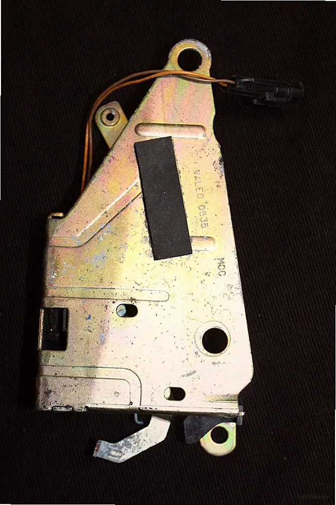 002623 SMART ForTwo 450 COUPE TÜRSCHLOSS L mit MICROSCHALTER 0002855V009 0535