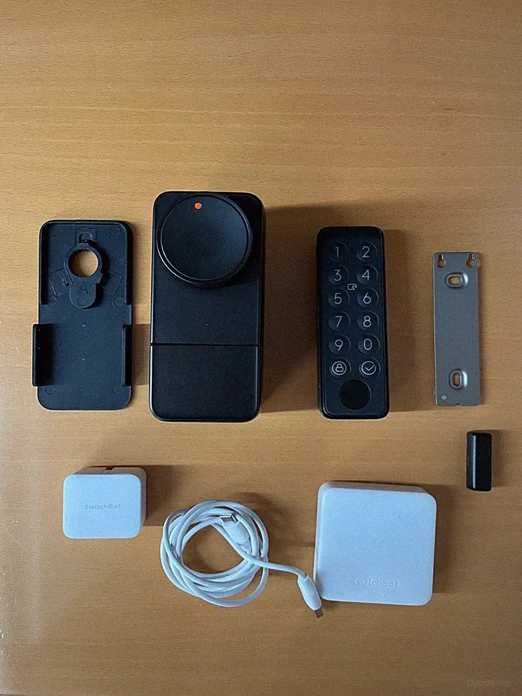 SwitchBot Lock Pro Set mit Keypad + Bot + Hub smartes Türschloss