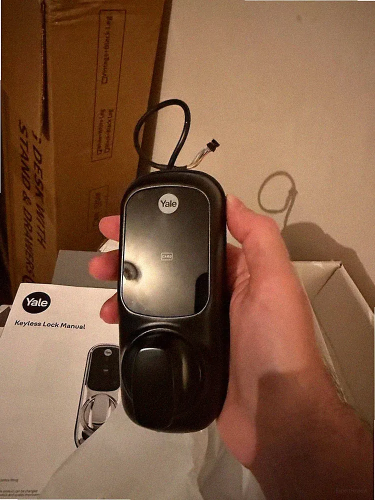 Yale Smart Living YD-01-CON-BL schlüsselloses intelligentes Türschloss + 3 kostenlose Schlüsselschilder